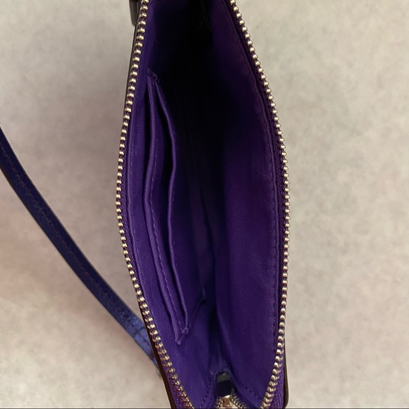 GUC Coach wristlet - Picture 4 of 4